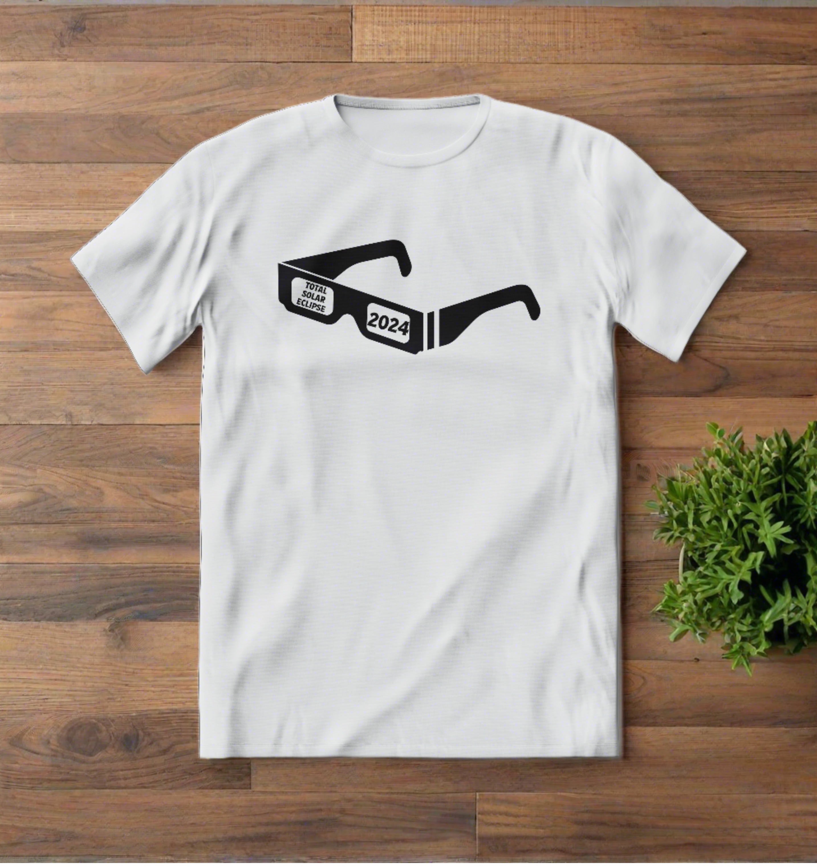 BRIEF INSANITY's Eclipse & Glasses Short Sleeve T-Shirt