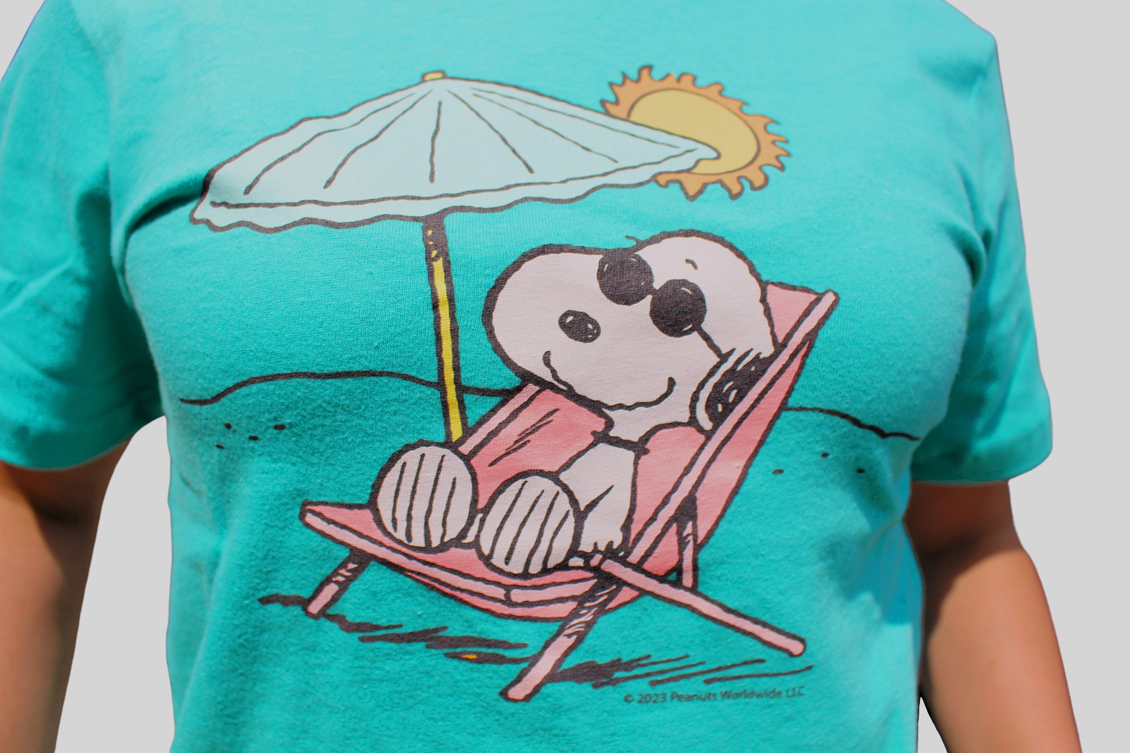 BRIEF INSANITY Peanuts Snoopy Beach Shirt graphic close up